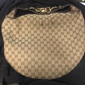 Selling 100% authentic Gucci handbag